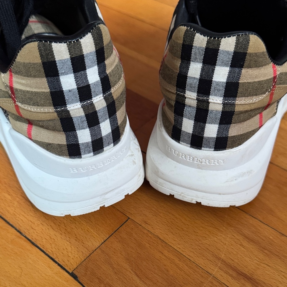 Burberry Regis Check Sneakers - Picture 3 of 3
